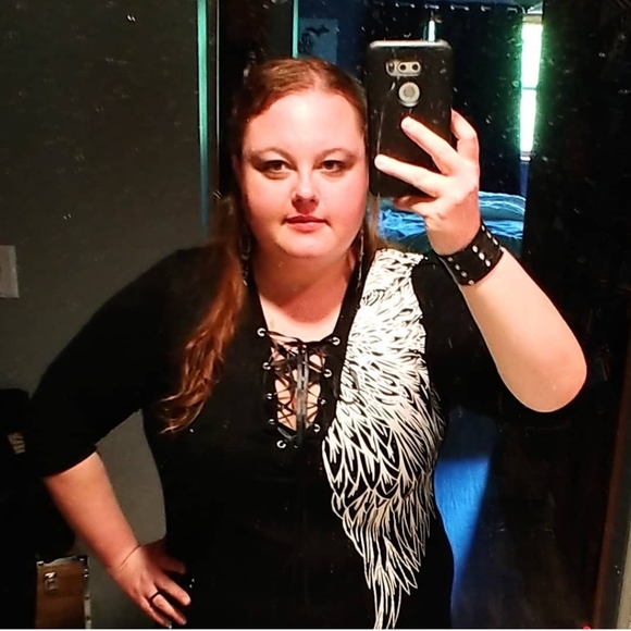 Lace With Wings Top - Picture 2 of 4